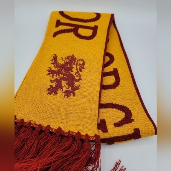 Harry Potter Universal Studio Gryffindor Embroidered Reversible Scarf #1346 - Picture 3 of 12